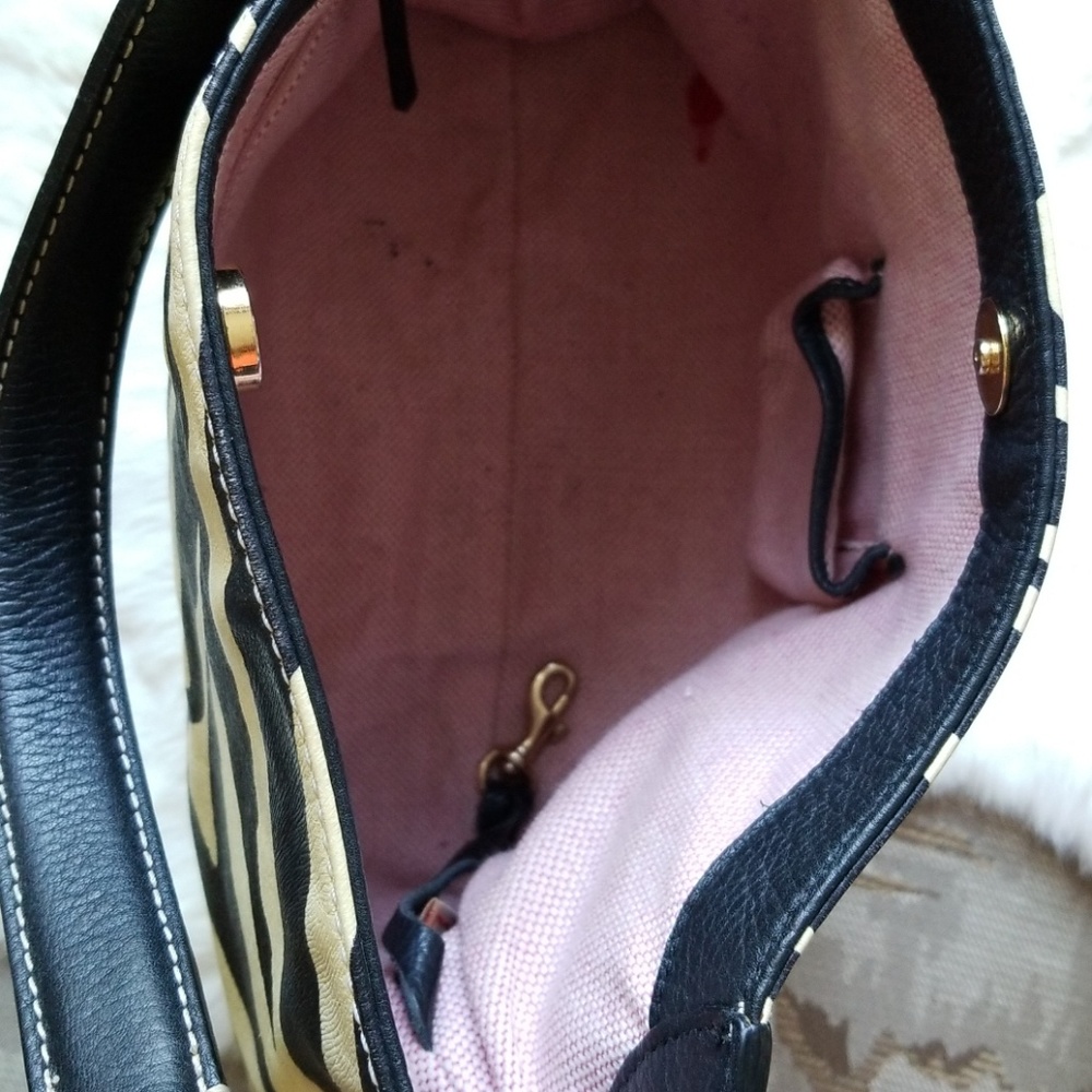 👜HP🌹Golden Dooney and Bourke zebra print handbag - Picture 6 of 8
